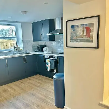 Spacious And Stylish Flat In Trowbridge, Wiltshire Exterior foto