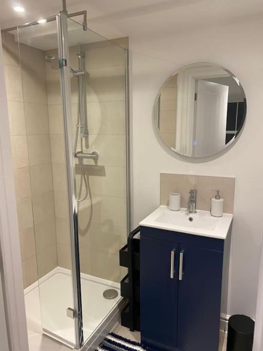 Spacious And Stylish Flat In Trowbridge, Wiltshire *